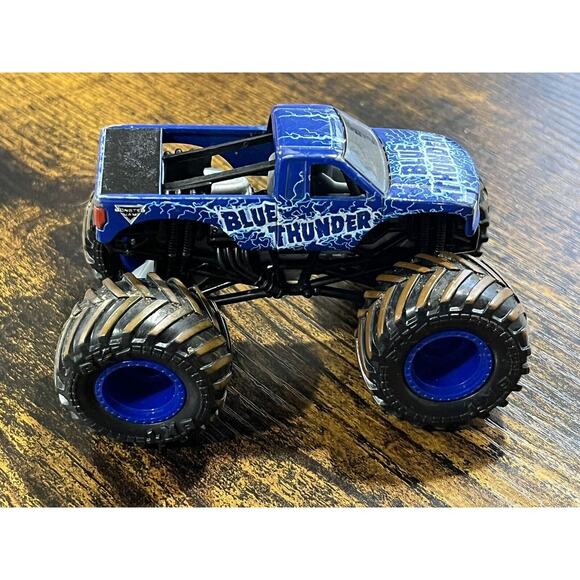Monster Jam Blue Thunder Monster Truck 1:64 - Picture 5 of 8
